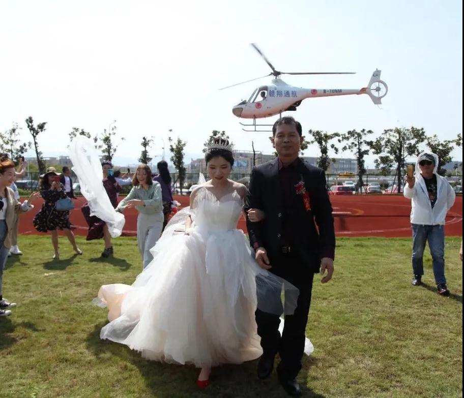 双节遇见直升机婚礼|邂逅空中的浪漫与奢华，见证一场特别的婚礼！