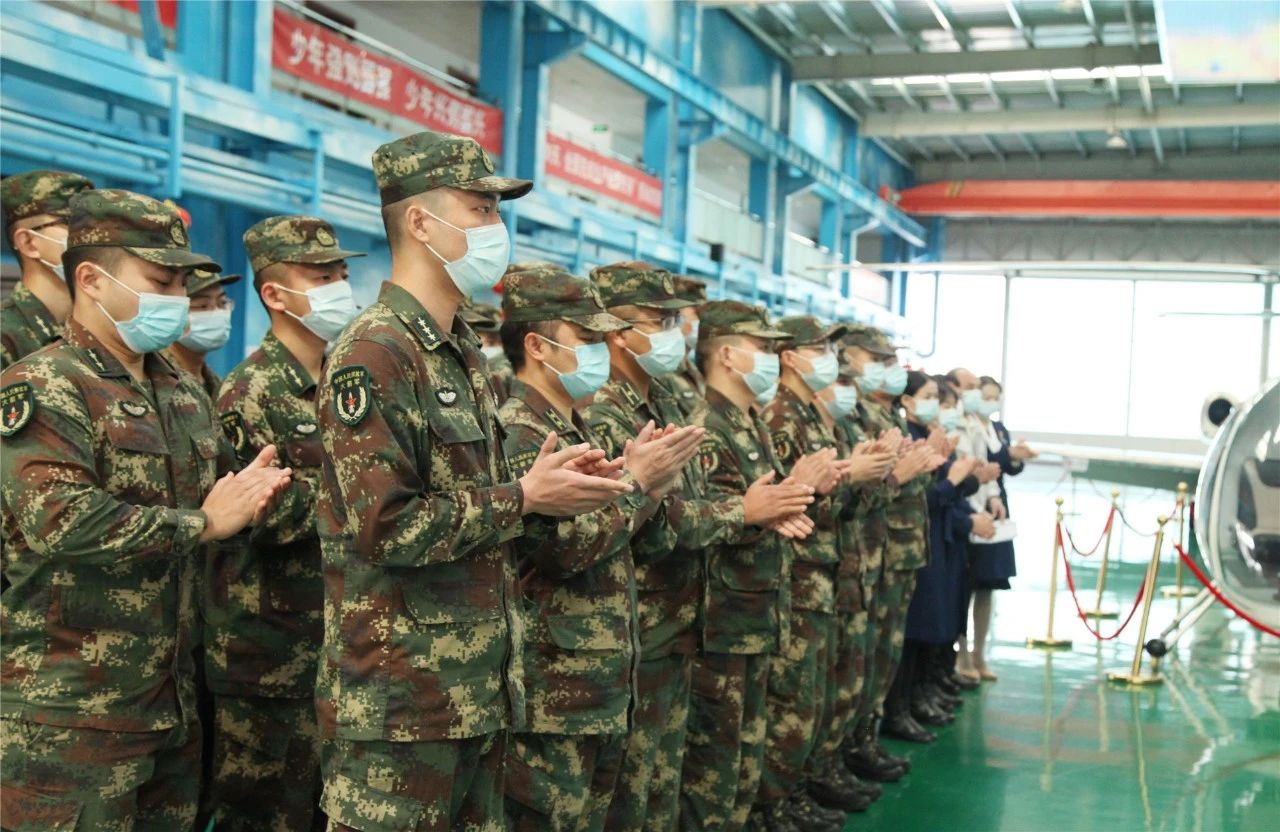 火箭军授于江西直升机科技馆为“火箭军理想信念教育基地”
